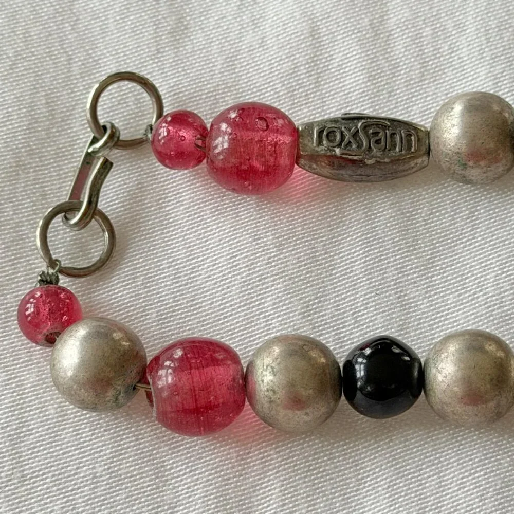 Roxsann (Eklund) Vintage Pink Black Beaded Horse Charm Necklace - Picture 6 of 6